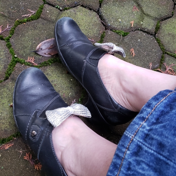 Mid-century Silver Bow Shoe Clips - Picture 3 of 6